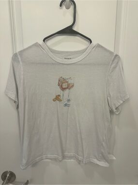 Abercrombie & Fitch White Short Sleeve Tee with Beach Drink Graphic